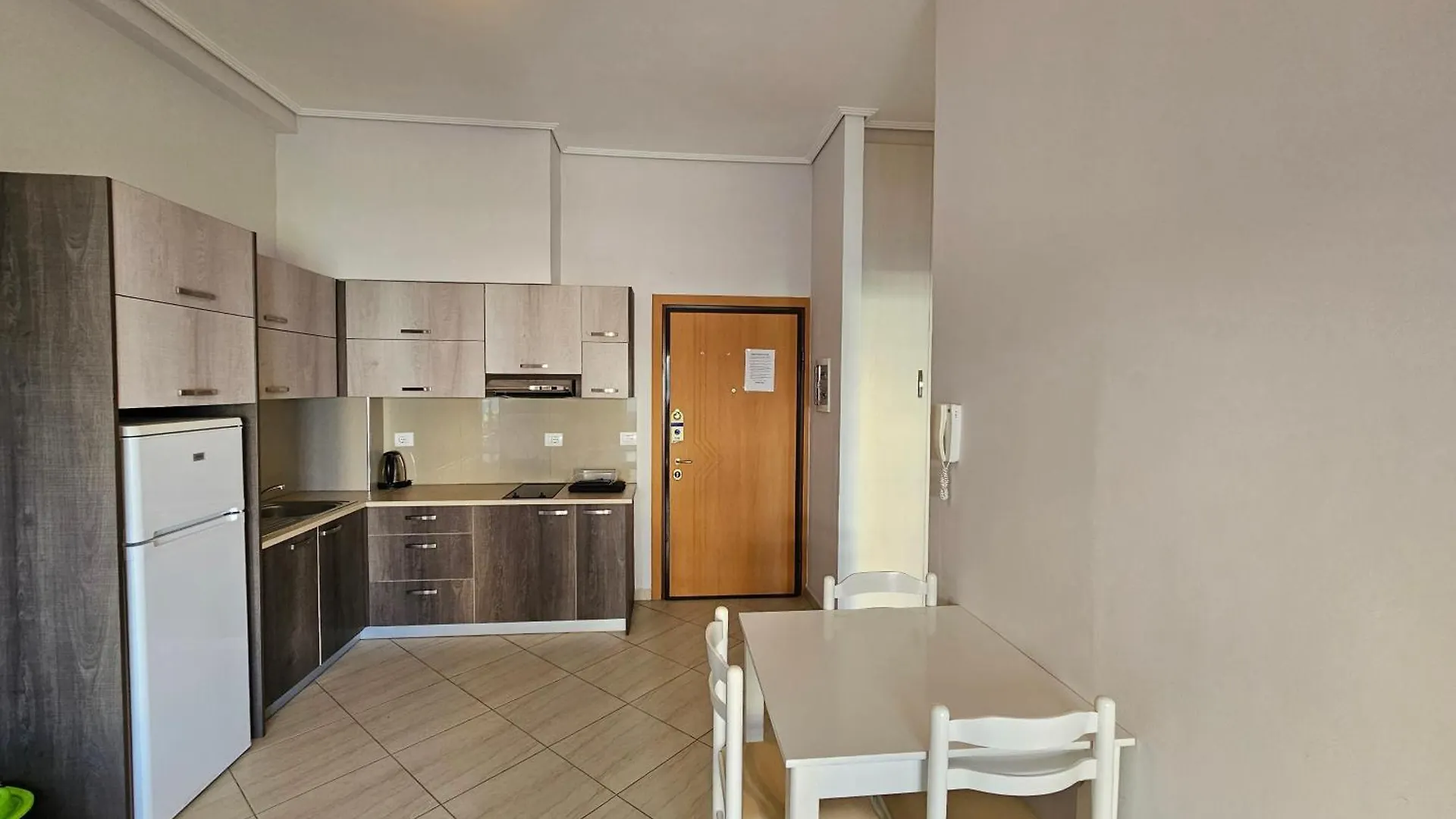 Saranda Veritas Apartment 0*, Sarande